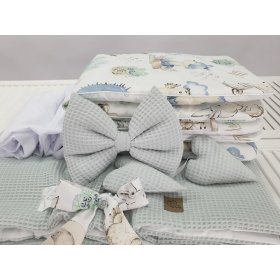 Białe wiklinowe łóżko z wyposażeniem dla dziecka - Jeżyk, Ourbaby®